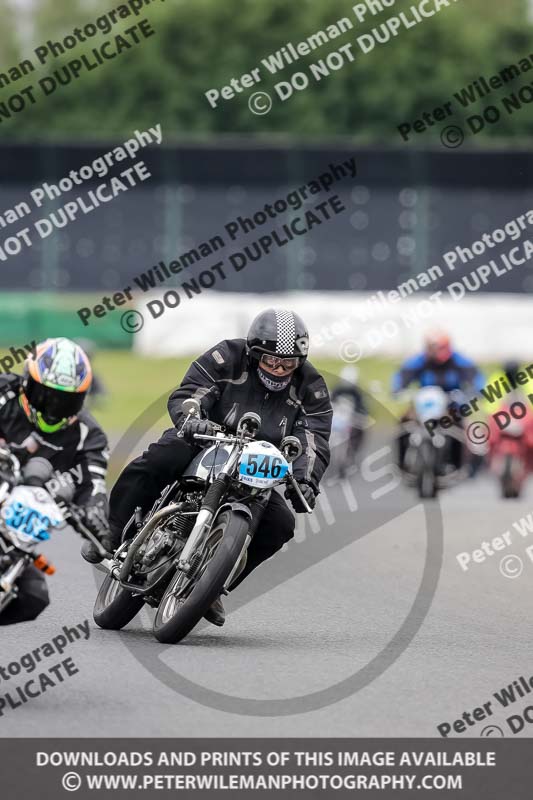 Vintage motorcycle club;eventdigitalimages;mallory park;mallory park trackday photographs;no limits trackdays;peter wileman photography;trackday digital images;trackday photos;vmcc festival 1000 bikes photographs